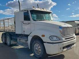 Freightliner Columbia - picture0' - Click to enlarge