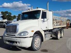 Freightliner Columbia - picture1' - Click to enlarge