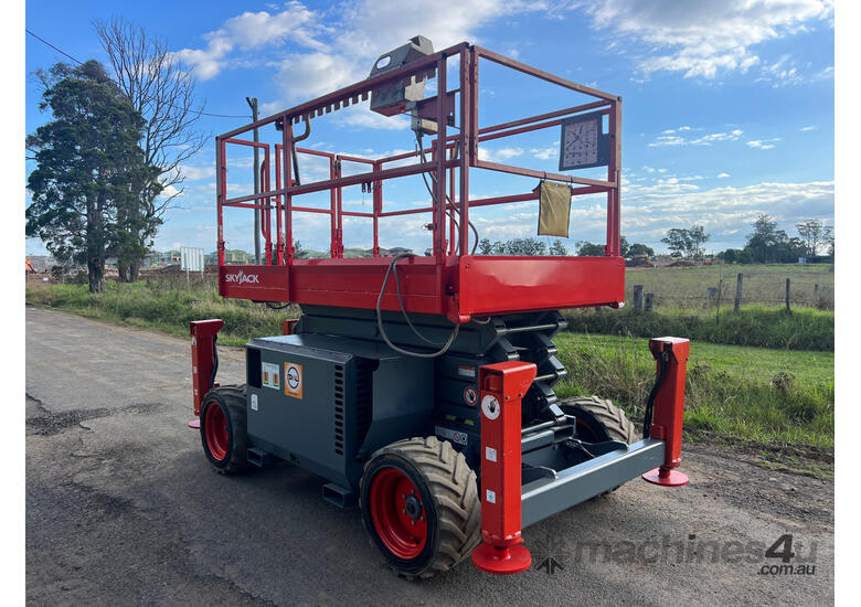 Used 2015 skyjack SJ6832 Access Equipment in , Listed on Machines4u