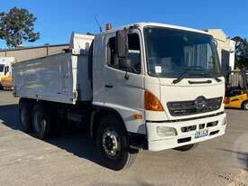 Hino  - picture0' - Click to enlarge