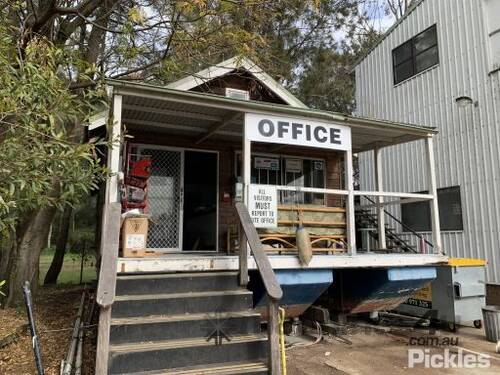 Houseboat House Boat