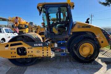 XCMG Roller 16T: XS165PD, Smooth Drum