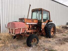 INTERNATIONAL 1486 TRACTOR  - picture0' - Click to enlarge