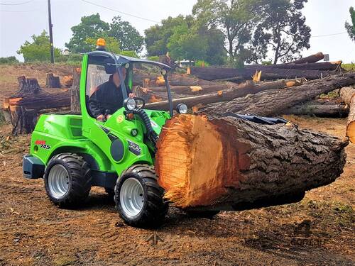 Avant 745 ArborPro Articulated Mini Loader w Log Grab