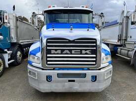 2015 MACK Granite Tipper with Borcat Trailer - picture0' - Click to enlarge
