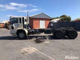 2002 Volvo FL6E Cab Chassis Day Cab - picture2' - Click to enlarge