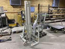 2020 Sumner 2510 Counter Balance Material Lift - picture1' - Click to enlarge