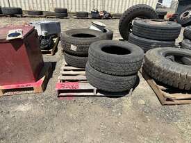 4 x LT255 70 R16 Bridgestone Dueler Tyres - picture0' - Click to enlarge