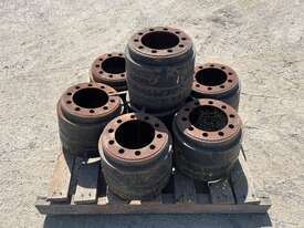 8 x Truck Hubs - picture0' - Click to enlarge