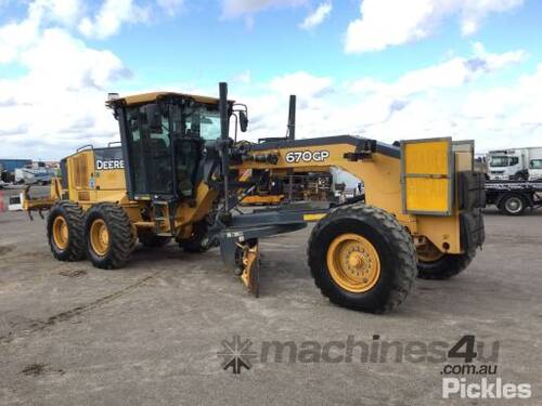 2011 John Deere 670 GP Grader