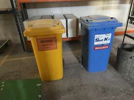 2 x Spillage Bin - picture0' - Click to enlarge