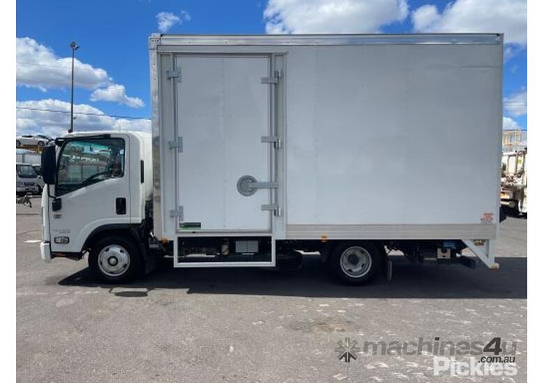 Buy Used 2019 Isuzu NNR 45-150 Dual Cab Trucks in , - Listed on Machines4u