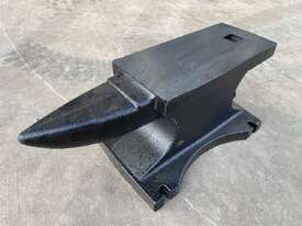 200lb Cast Iron Anvil  - picture0' - Click to enlarge