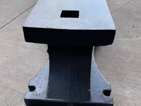 200lb Cast Iron Anvil  - picture2' - Click to enlarge