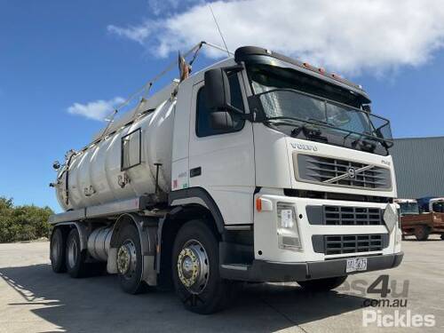 2005 Volvo FM12 Vacuum Excavation System