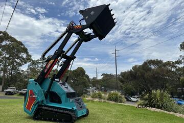   Boleo SV50L High Lift Tracked Mini Loader