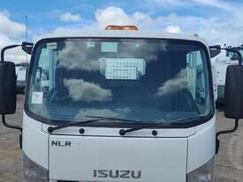 Isuzu NLR200 - picture0' - Click to enlarge