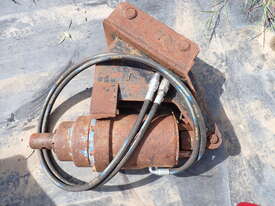 Auger drive for 5-8 ton excavator - picture0' - Click to enlarge
