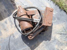 Auger drive for 5-8 ton excavator - picture0' - Click to enlarge