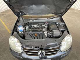 2005 Volkswagen Golf Comfortline Petrol - picture2' - Click to enlarge