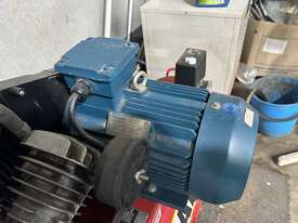 McMillan 4HP 3 Phase Air Compressor C40 & Champion Compressors Air Dryer - picture0' - Click to enlarge