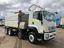 2016 Isuzu FYH2000 Water Cart - picture0' - Click to enlarge