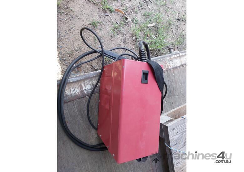 WORKZONE Mig Welder Workzone AE-EW 100