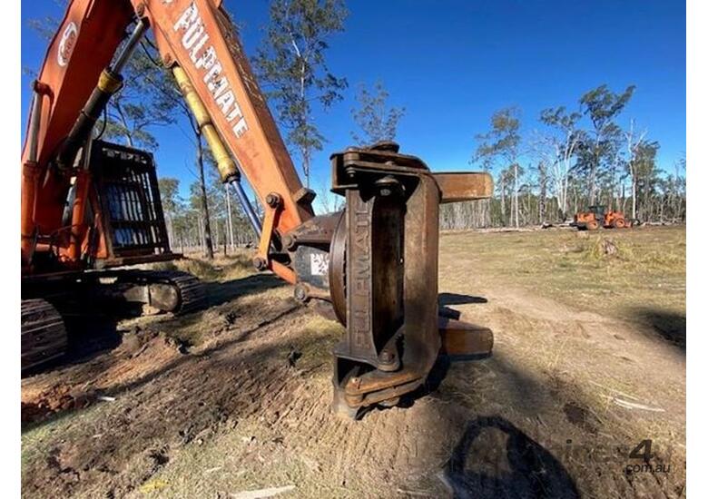 caption 2002 DAEWOO 290LC-V BUNCHER WITH PULPMATE HEAD