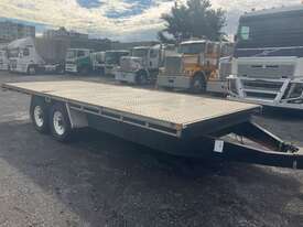 2001 Homemade Tandem Axle Flat Top Trailer - picture0' - Click to enlarge