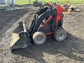 Dingo Mini Loader - picture2' - Click to enlarge