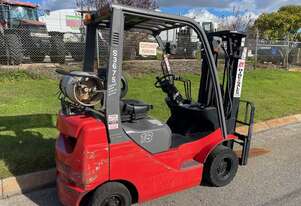 Forklift Toyota 1.8 Tonne Gas Container Mast and side shift 2007
