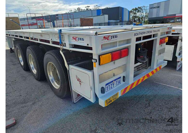caption Southern Cross Flat Top Trailer Roadtrains