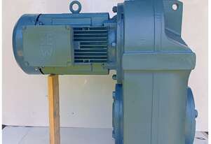 SEW 11 Kw Reduction Drive Rpm : 28 Ratio 50.73