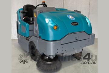 Second Hand Tennant S30 Ride On Sweeper