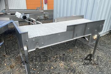 Conveyor Belt Type 1.8m long x 600mm wide 1.1 kw geared unit