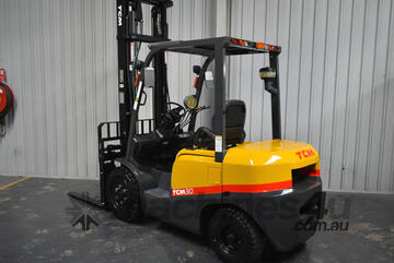 TCM FD30T3 3 Tonne Diesel Forklift 909 LOW HOURS Sideshift + New Fork Positioner