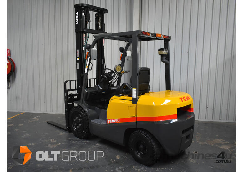 caption TCM FD30T3 3 Tonne Diesel Forklift 909 LOW HOURS Sideshift + New Fork Positioner