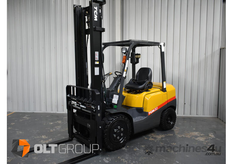 caption TCM FD30T3 3 Tonne Diesel Forklift 909 LOW HOURS Sideshift + New Fork Positioner
