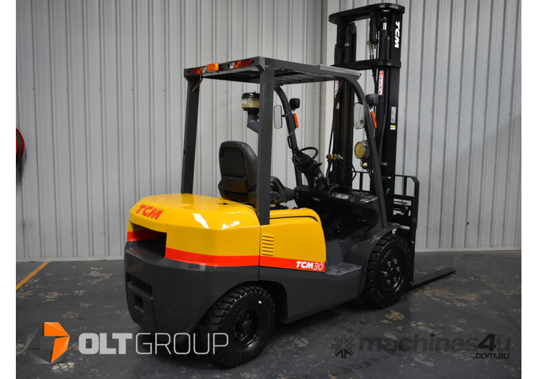 caption TCM FD30T3 3 Tonne Diesel Forklift 909 LOW HOURS Sideshift + New Fork Positioner