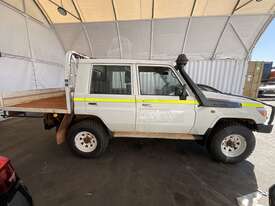 2011 Toyota Landcruiser Workmate Diesel - picture1' - Click to enlarge