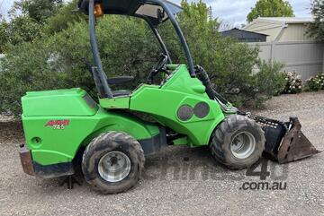 Avant 745 Articulated Mini Loader 2009