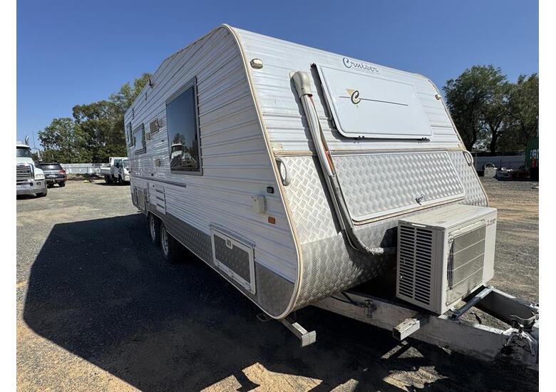 caption 2007 Cruiser Caravan
