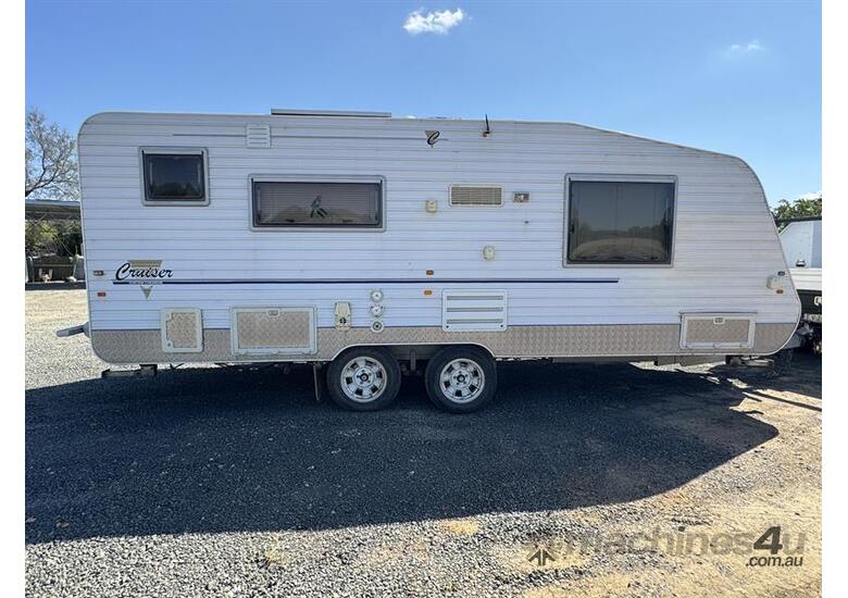 caption 2007 Cruiser Caravan