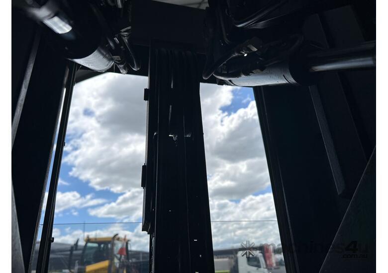 caption Crown SHR5540 Walk Behind Electric Forklift