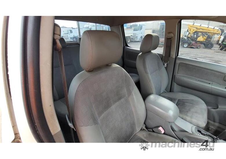 caption Toyota Hilux