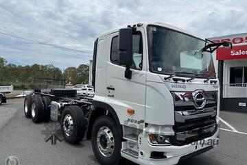 Hino   FY 3036 AT LEAF 5925