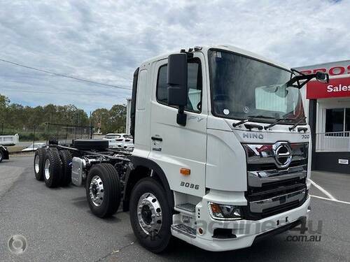 caption Hino FY 3036 AT LEAF 5925