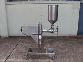 Horizontal Piston Fille. - picture1' - Click to enlarge