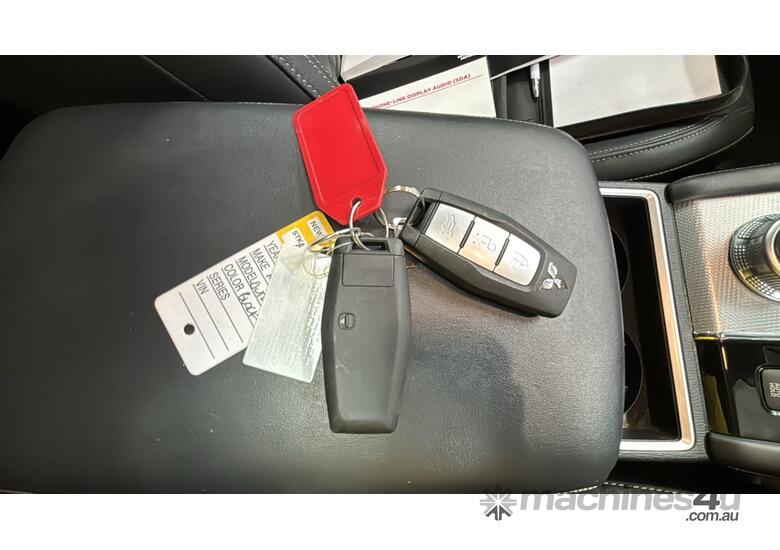 caption 2023 Mitsubishi Outlander Exceed 4x4 Wagon (Petrol) (Auto)