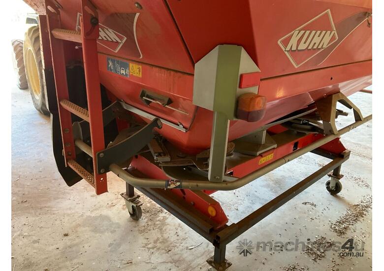 caption 2013 Kuhn AXIS 50.1 H-EMC-W Fertiliser Spreader